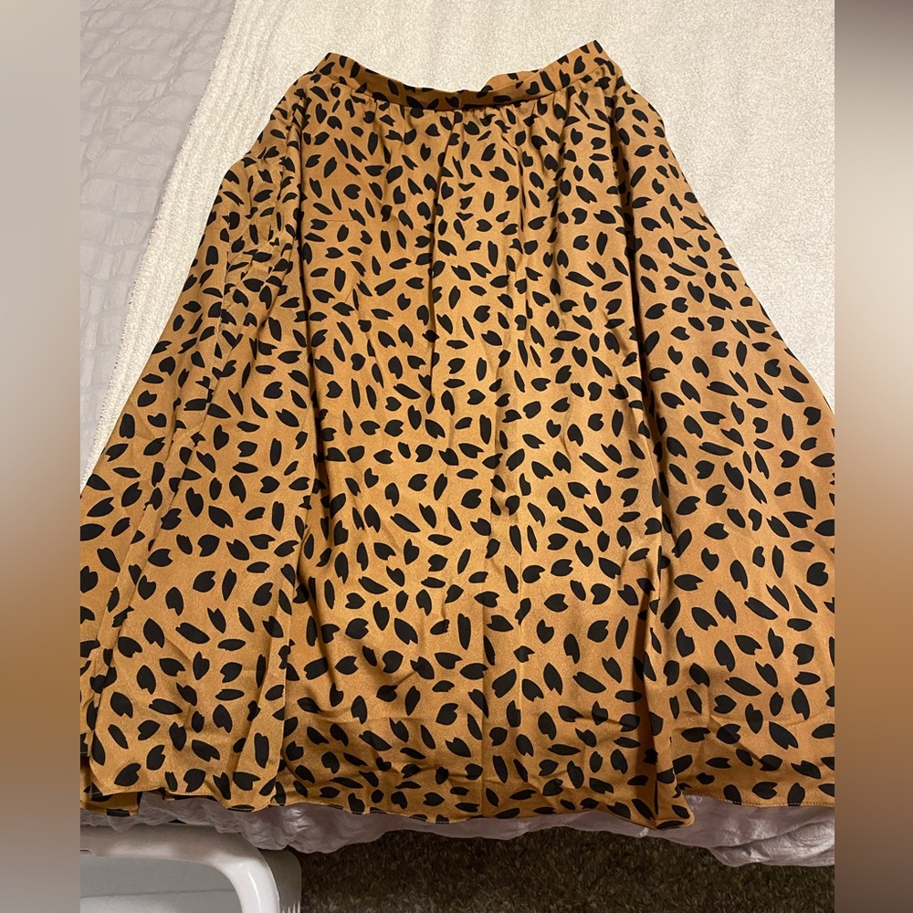 Leopard print midi skirt, size L